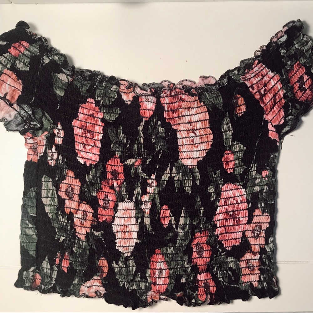 tillys black ribbed top with flower design
